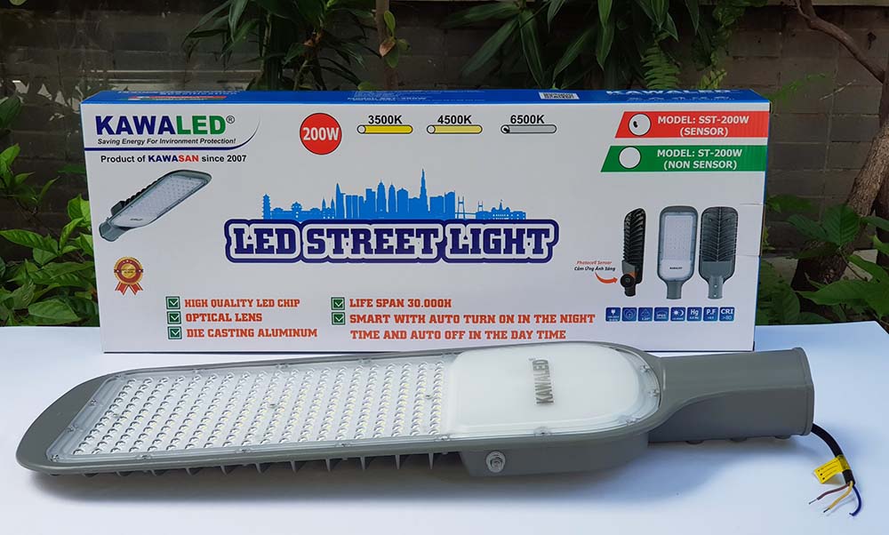 Đèn chiếu sáng đường phố SST thiết kế đẹp mắt tiện dụng