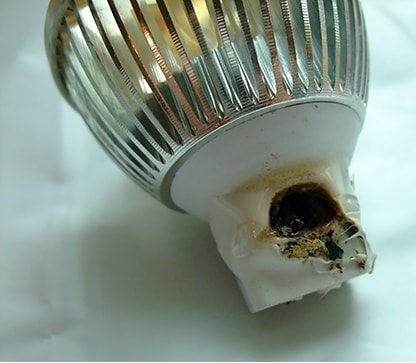Bóng đèn trôi nổi dễ bị cháy chỉ sau vài ngày sử dụng